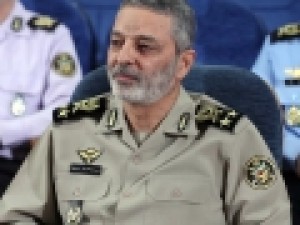 قدیر-فرمانده-کل-ارتش-از-وزیر-دفاع-و-سازندگان-جت-ایرانی-«یاسین»