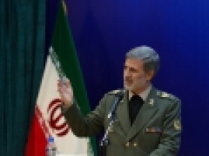 تقدیر-وزیر-دفاع-از-دولت-و-ارتش-عراق-برای-برقراری-امنیت-راهپیمایی-اربعین-حسینی