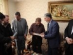 وزیر-فرهنگ-و-ارشاد-اسلامی-با-۲-هنرمند-همدانی-دیدار-کرد