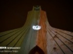 نمایشی-که-روی-«برج-آزادی»-اجرا-شد-دورخیز-برای-برج‌های-بلند-جهان