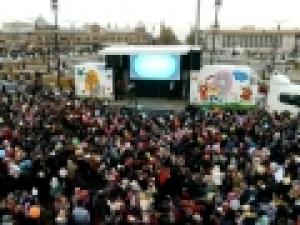 تجهیز-تماشاخانه-سیار-کانون-به-بازی‌خانه