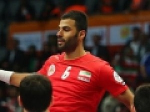سجاد-استکی-حرف-رقیبان-هندوانه-زیر-بغل-زدن-است-باید-بجنگیم