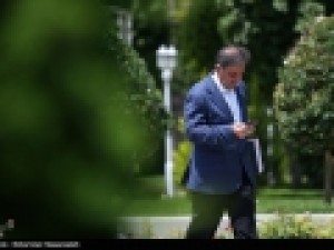 ویدئو-میز-محاکمه-در-انتظار-بولدوزر-مسکن-ایرانیان؛-آخوندی-آماده-باشد