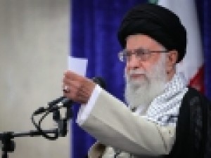 خاطرۀ-رهبر-انقلاب-از-روز-17-شهریور-سال-57-‫طرفداران-امام-ره-را-افراطی-می‌خواندند