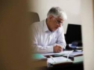 راهکارهای-عارف-برای-ایستادگی-در-برابر-قلدری-آمریکا