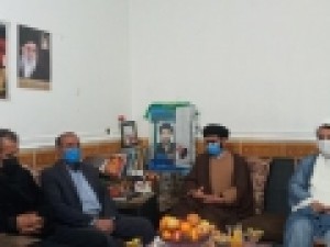 دیدار-امام-جمعه-دهدشت-با-مادر-شهید-اسحاق-دیماد