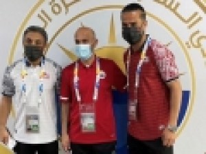 دیدار-مسعود-شجاعی-و-رسول-خطیبی-با-هم‌بازی-سابق-خود-در-شارجه