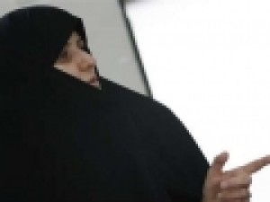 خانواده-ایرانی-دستورات-اسلامی-برای-دوست‌یابی-دوران-نوجوانی-والدین-چگونه-بر-دوست‌یابی-فرزند-خود-نظارت-کنند؟