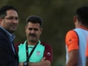 تمرین-پرفشار-تیم-ملی-فوتبال-جوانان-با-حضور-آزمون-برگزار-شد