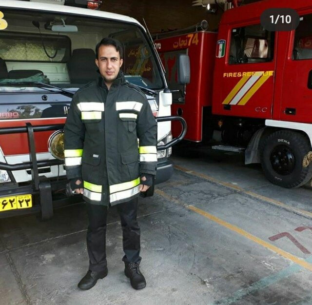 مجتبی اکبری آتش نشان