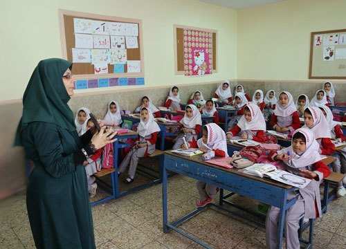 در گذشته ۷۰ درصد از روند گزینش معلمان بر اساس ظاهر بود