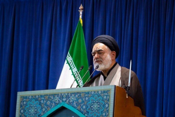ایستادگی مردم و نیروهای مسلح معادلات دشمن را تغییر داده است